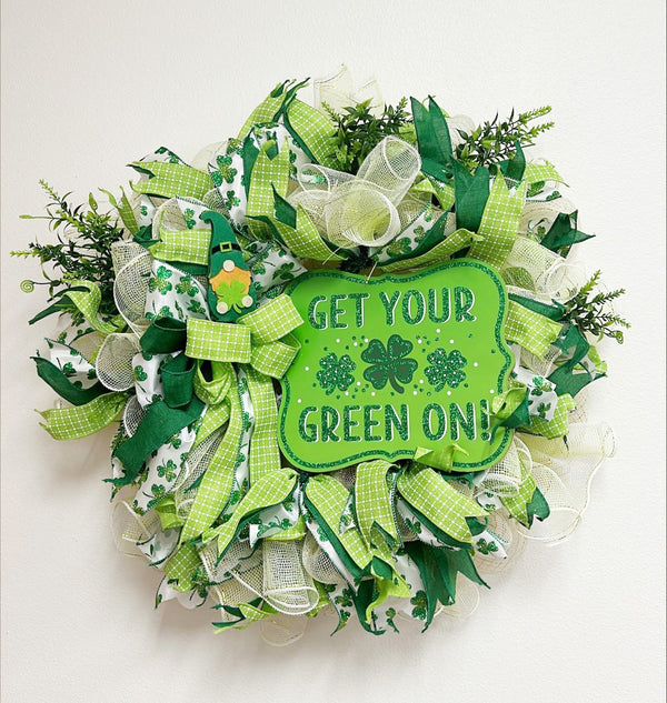 St Patrick Wreath- 23 Inch Finished Kit
