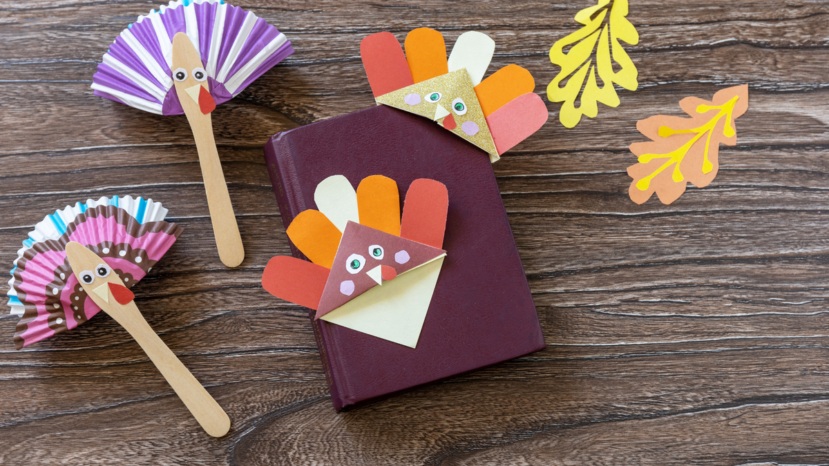 5 Easy Steps to Make Thanksgiving Turkey Craft Using Yarn and Ribbon ...