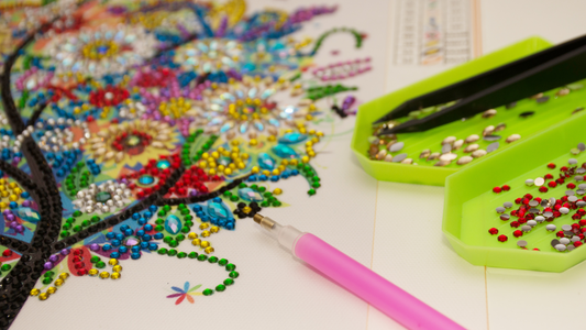 9 Awesome Rhinestone Craft Ideas that will Add Sparkle to Your Life BBCrafts.com