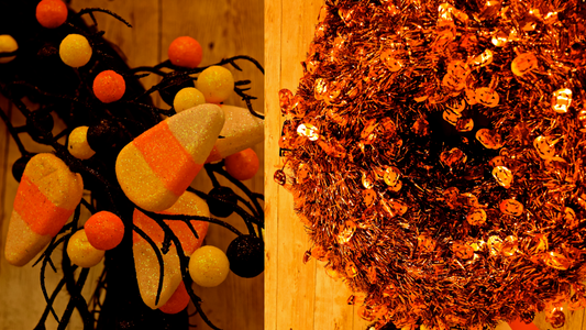 How to Make Mesh Wreaths to Add Quirky Personal Touches to Your Décor? BBCrafts.com